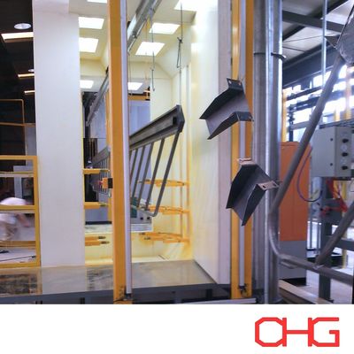 การดําเนินงานที่เรียบร้อย กระบวนการ การเคลือบขาว อุปกรณ์สายการผลิตที่มี PVC Spray Booth และระบบขนส่ง